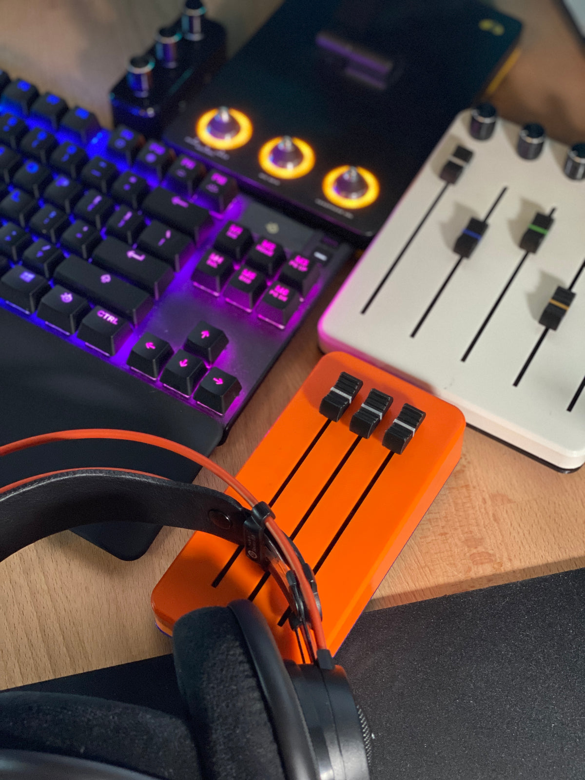 Sparrow 3x100mm MIDI controller